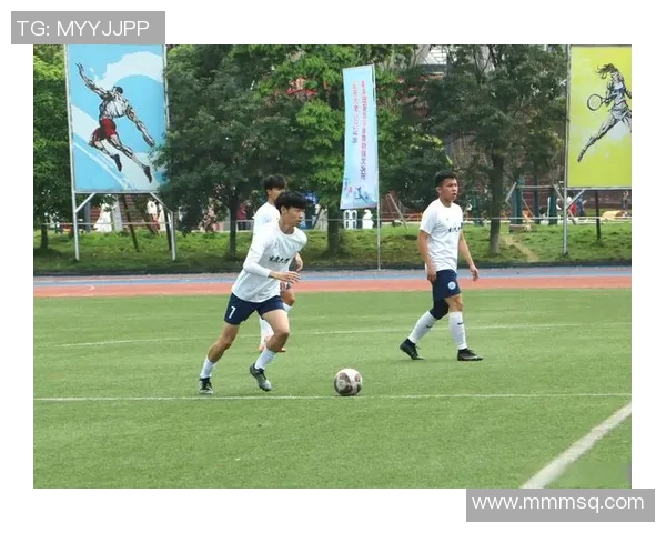 重庆足球队与上海足球队耐力对决赛后分析与总结